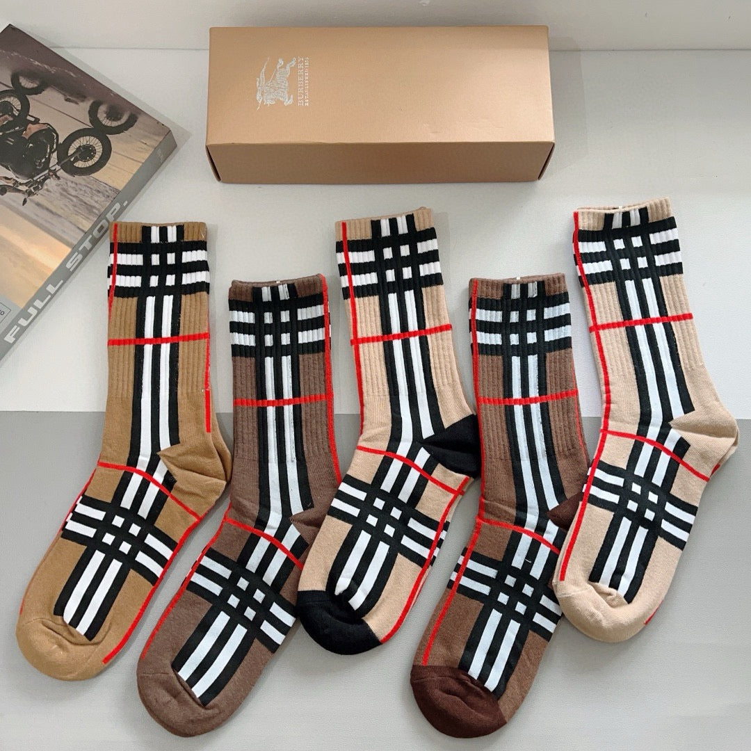 BURBERRY 26S CREW SOCKS 390524 (1 BOX)