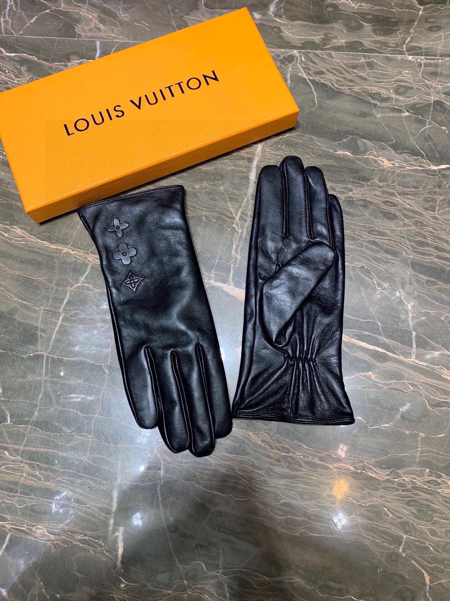 GLOVES IN BLACK EMBOSSED LAMBSKIN 465060
