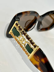 SQUARE SUNGLASSES CH5537Q IN ACETATE CHAIN METAL