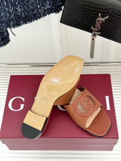 SLIDE SANDALS IN BROWN CALFSKIN