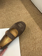 CHANEL 26S MARY JANE FLATS IN BROWN SUEDE CC LOGO
