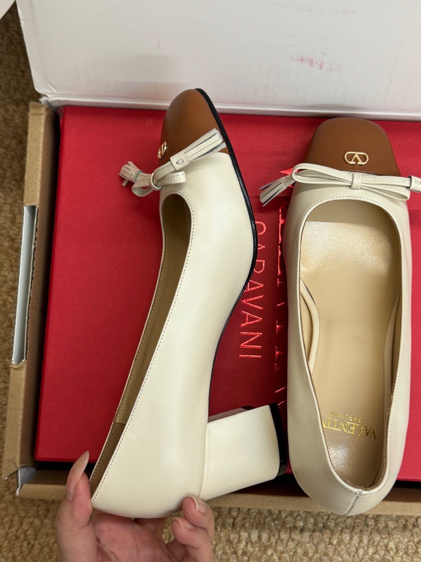 VALENTINO 26S HEELED BALLET FLATS IN BROWN AND CREAM WHITE CALFSKIN