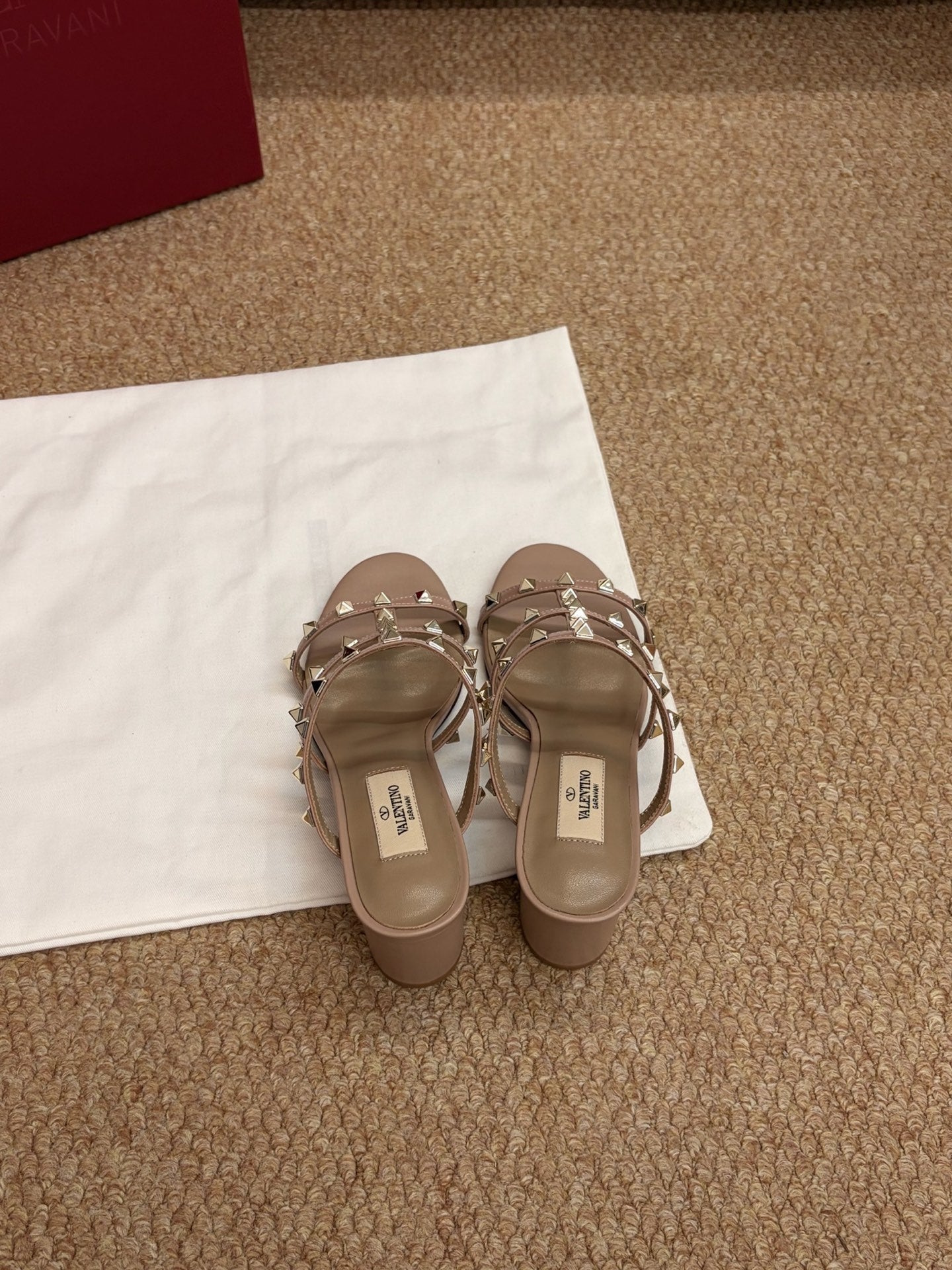 VALENTINO 26S ROCKSTUD HIGH HEEL SANDALS IN BLUSH NUDE CALFSKIN