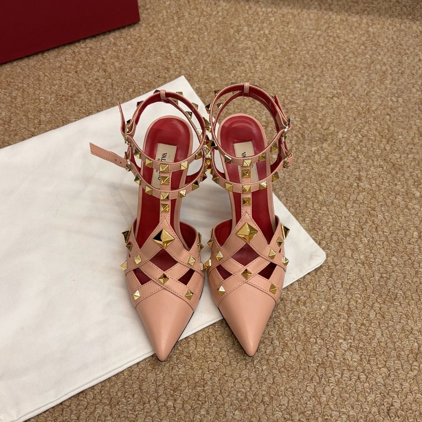 VALENTINO 26S OCKSTUD HEELS IN NUDE PEACH CALFSKIN