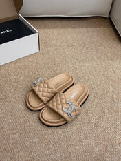 CHANEL 26S SLIDE SANDALS IN BEIGE QUILTED CALFSKIN SILVER HARDWARE