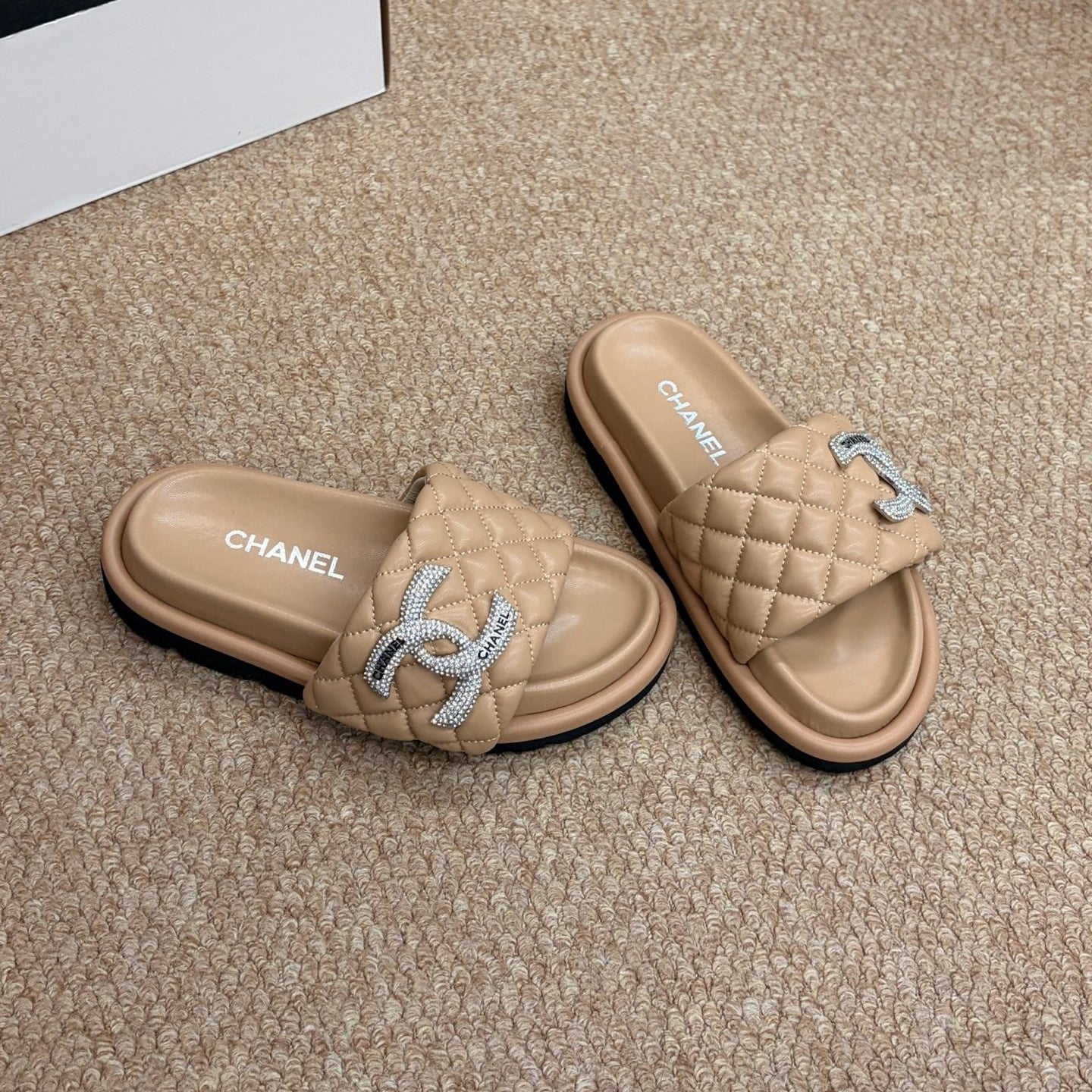 CHANEL 26S SLIDE SANDALS IN BEIGE QUILTED CALFSKIN SILVER HARDWARE