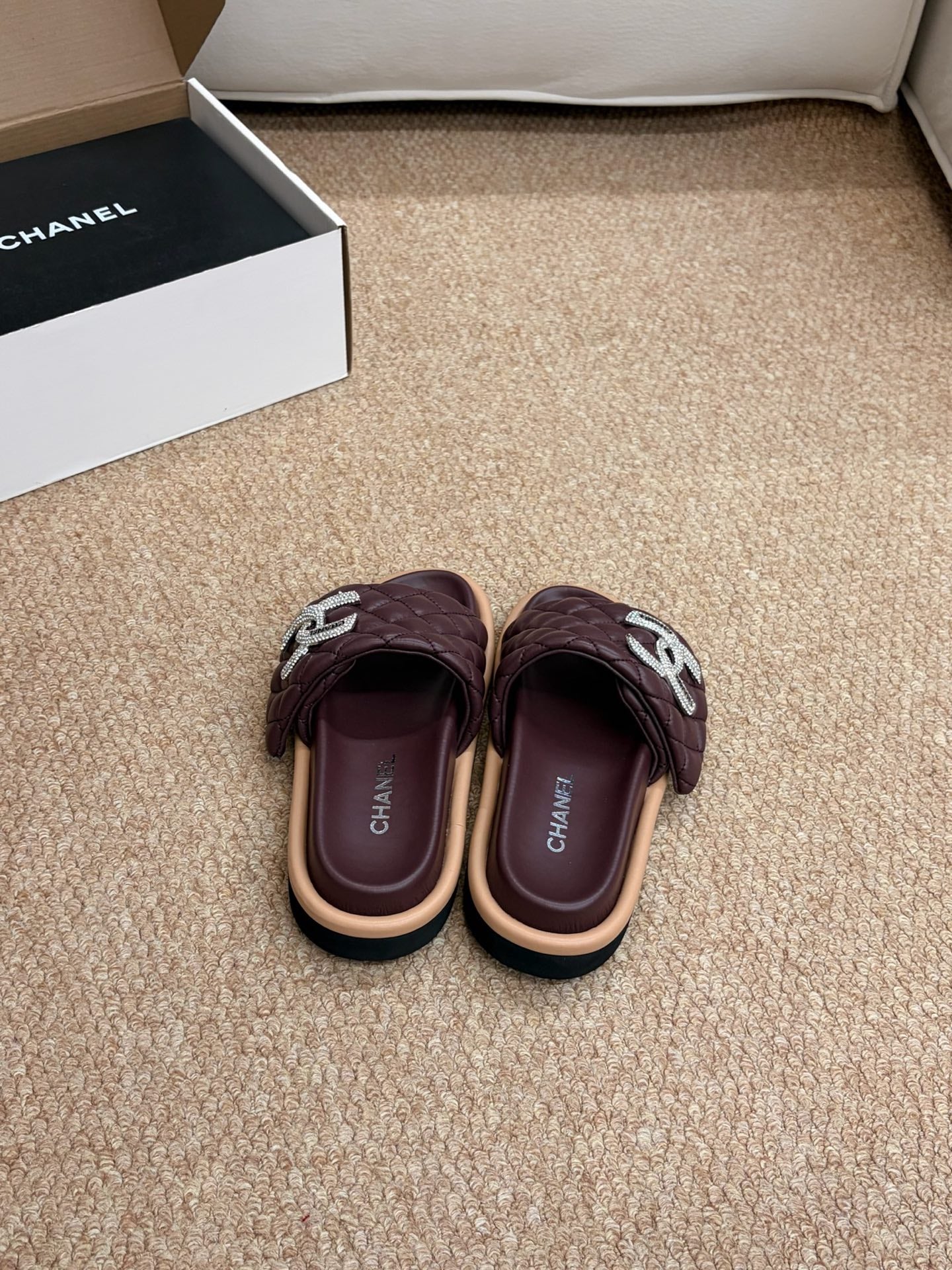 CHANEL 26S SLIDE SANDALS IN BURGUNDY RED QUILTED CALFSKIN SILVER HARDWARE