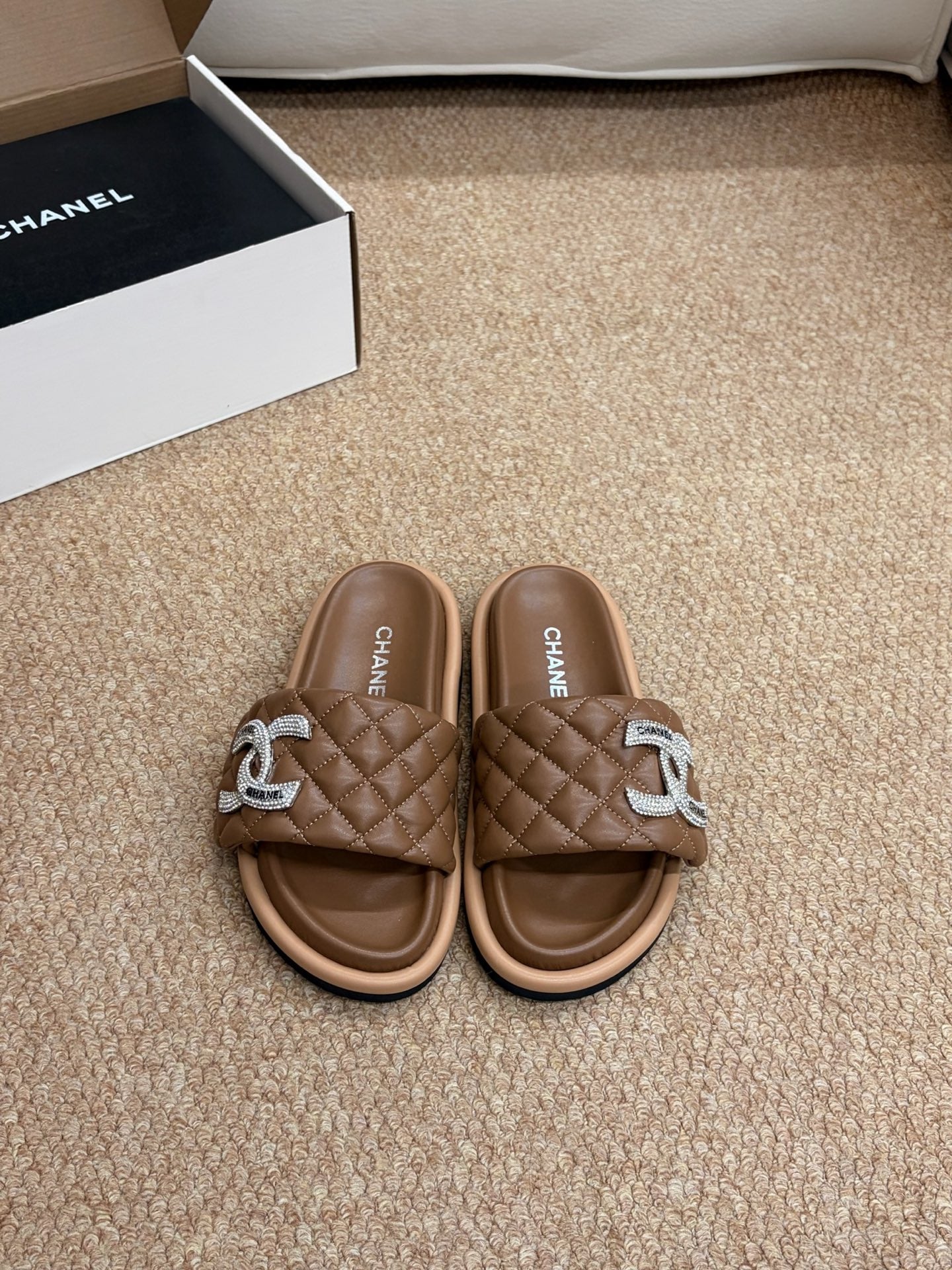CHANEL 26S SLIDE SANDALS IN BROWN QUILTED CALFSKIN SILVER HARDWARE