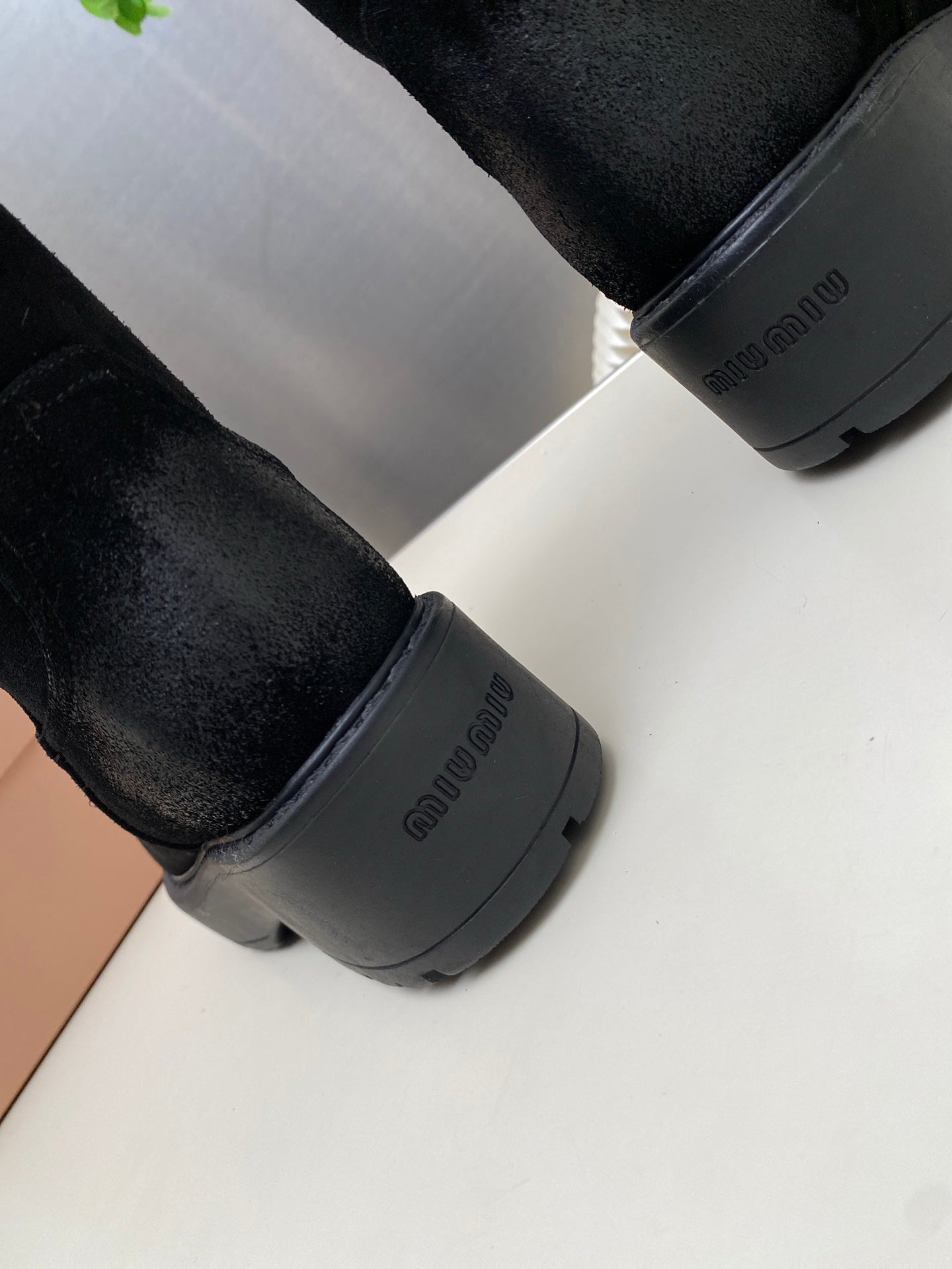 MIUMIU 26S MID CALF BOOT IN BLACK SUEDE AND SHEARLING