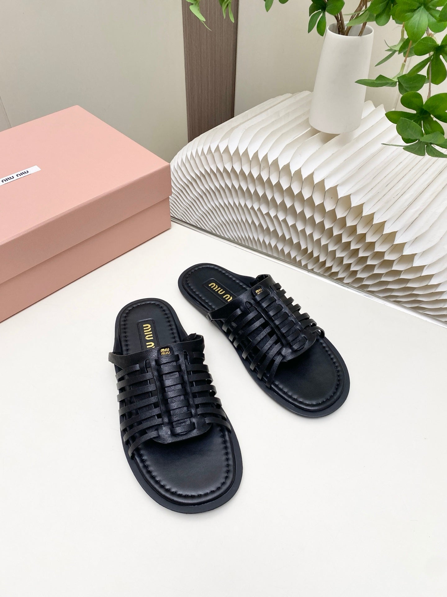 MIUMIU 26S SLIDES SANDAL IN BLACK CALFSKIN