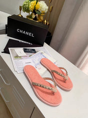 THONG SLIPPERS IN LIGHT PINK COWHIDE