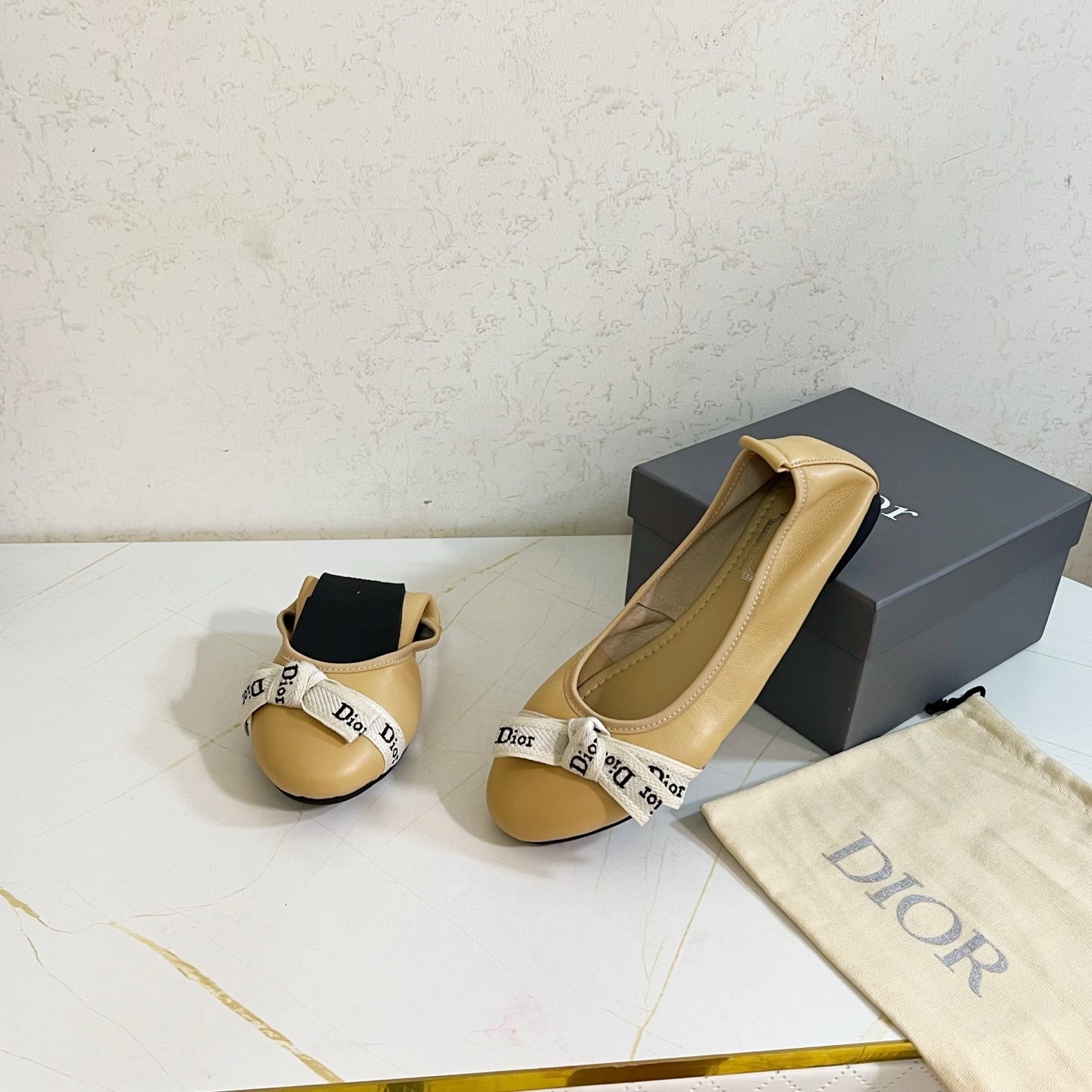 DIOR 26S BOW BALLET FLATS IN BEIGE CALFSKIN