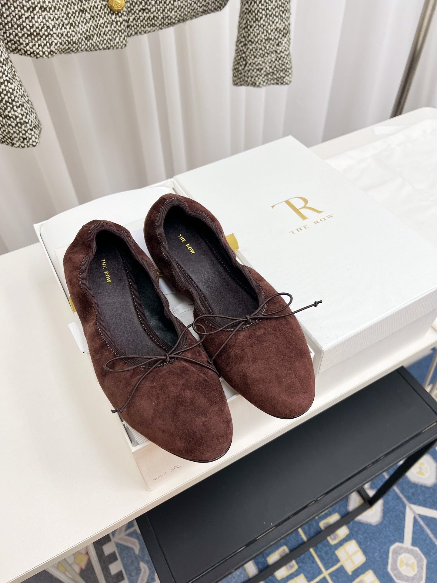 THE ROW 26S BALLET FLATS IN DARK BROWN SUEDE ELASTIC TRIM WITH BOW