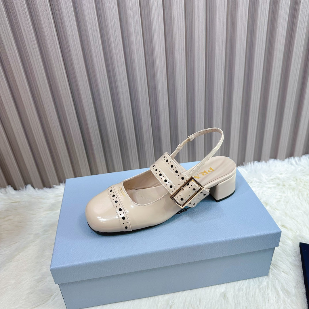 PRADA 26S SQUARE TOE STUDDED SLINGBACK BLOCK HEEL 40MM IN BEIGE PATENT CALFSKIN
