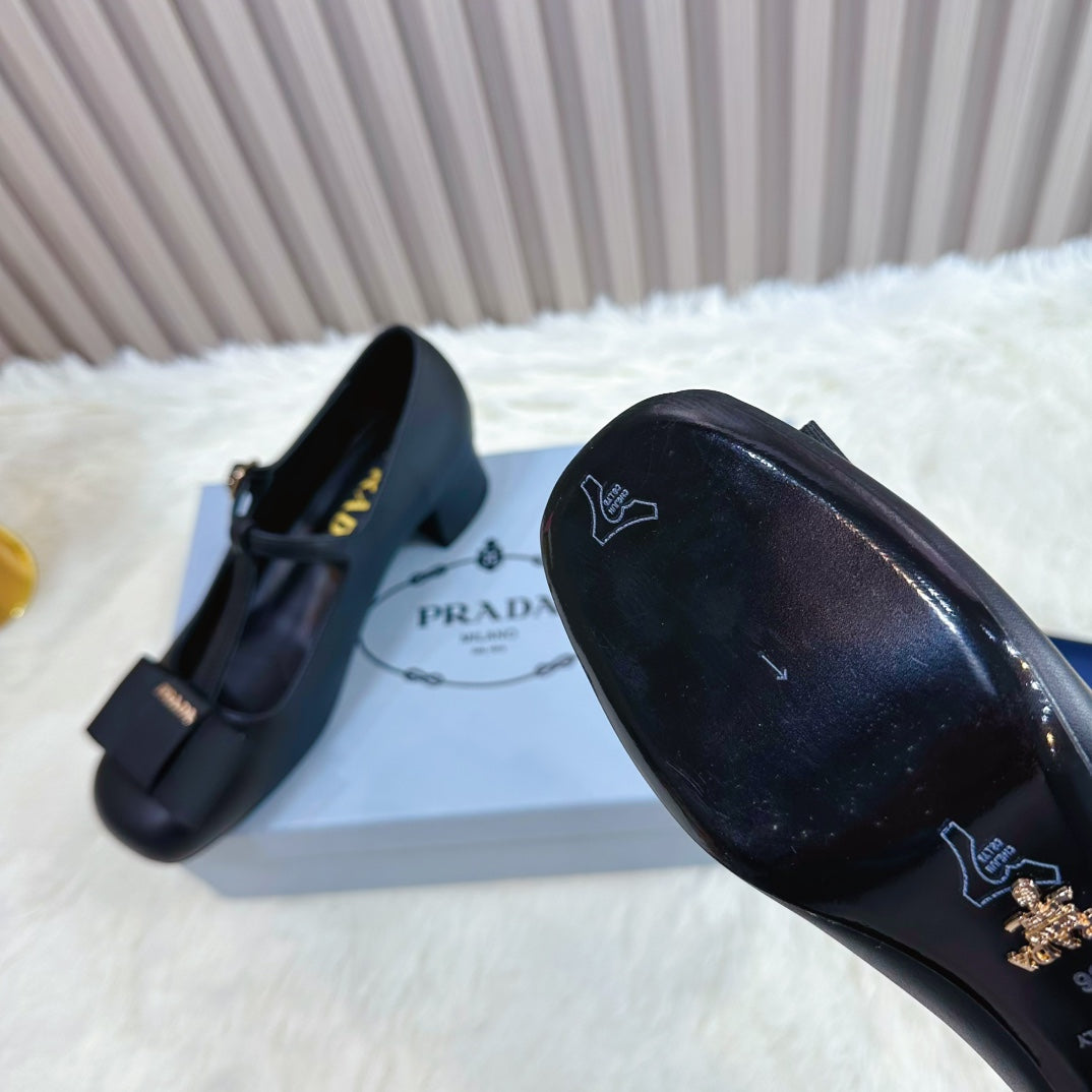 PRADA 26S T-STRAP MARY JANE PUMPS 40MM IN BLACK CALFSKIN WITH BOW
