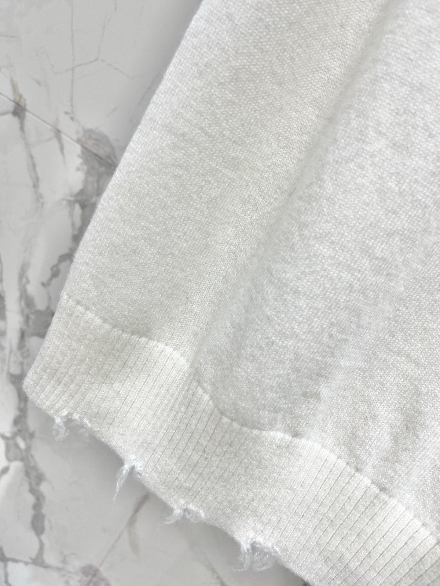 CHANEL 26S SHORT-SLEEVE KNIT TOP 957
