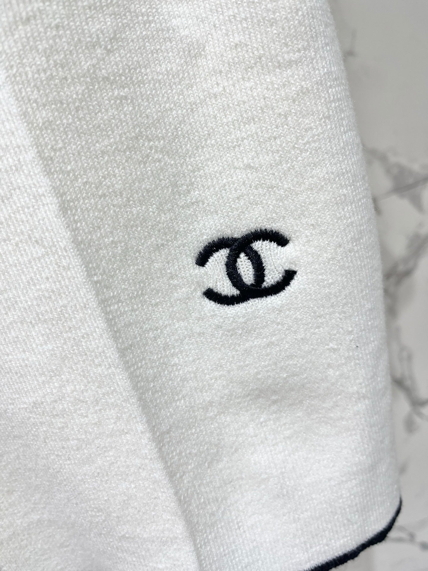 CHANEL 26S SHORT SLEEVE CREW NECK KNIT TOP 1628