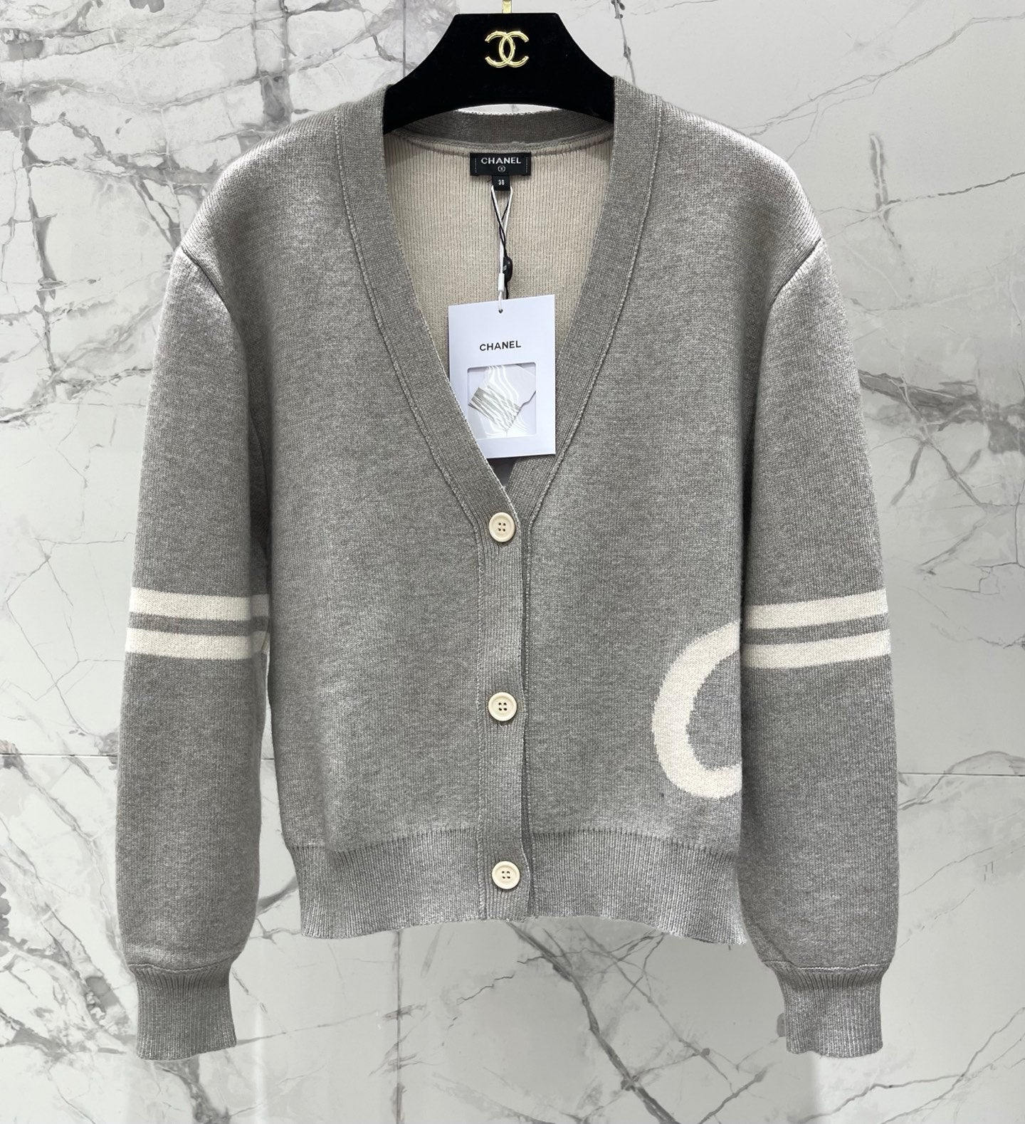 CHANEL 26S V-NECK CARDIGAN 1546