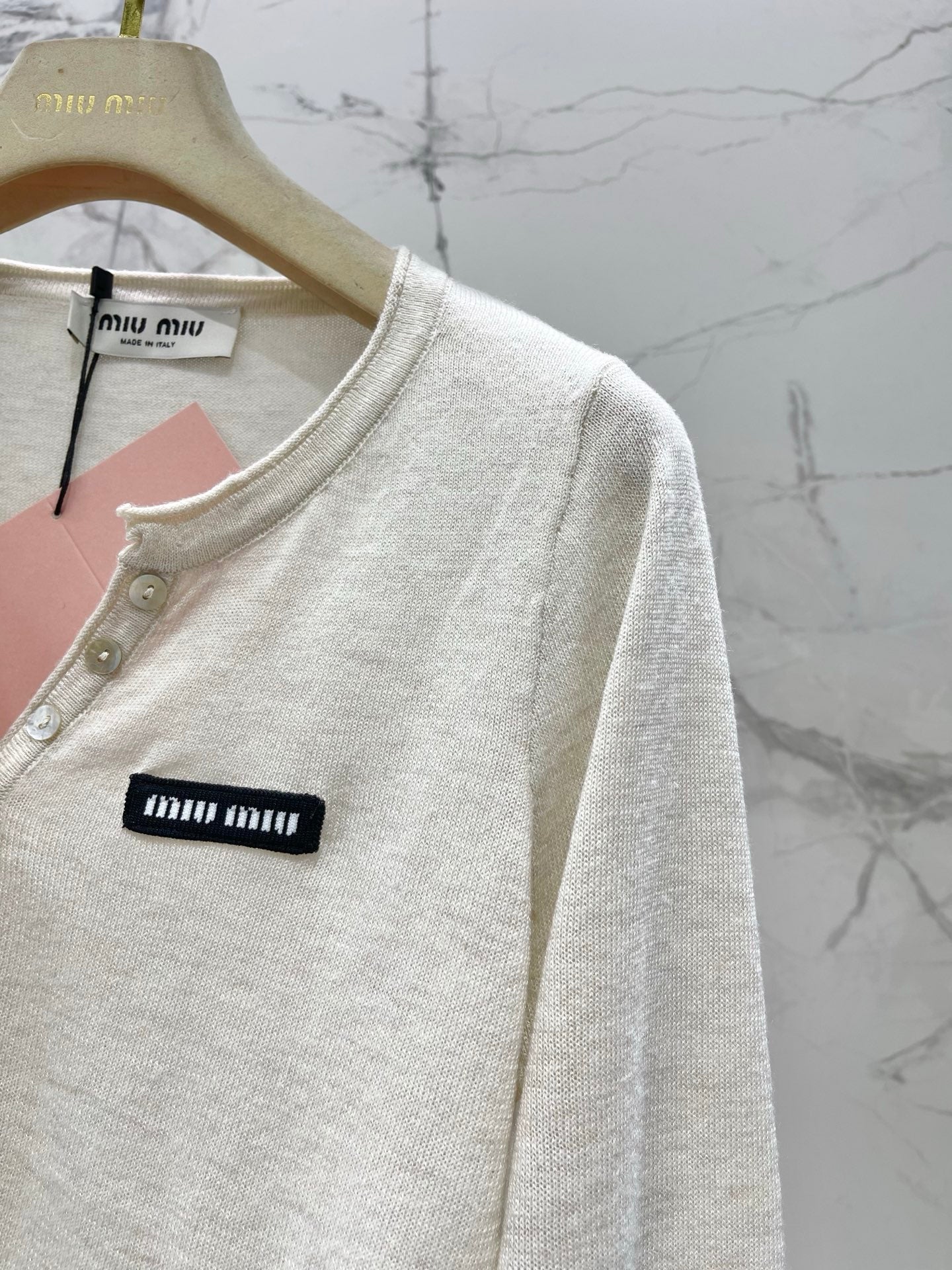 MIUMIU 26S V-NECK BUTTONED LONG-SLEEVE KNIT TOP 1432