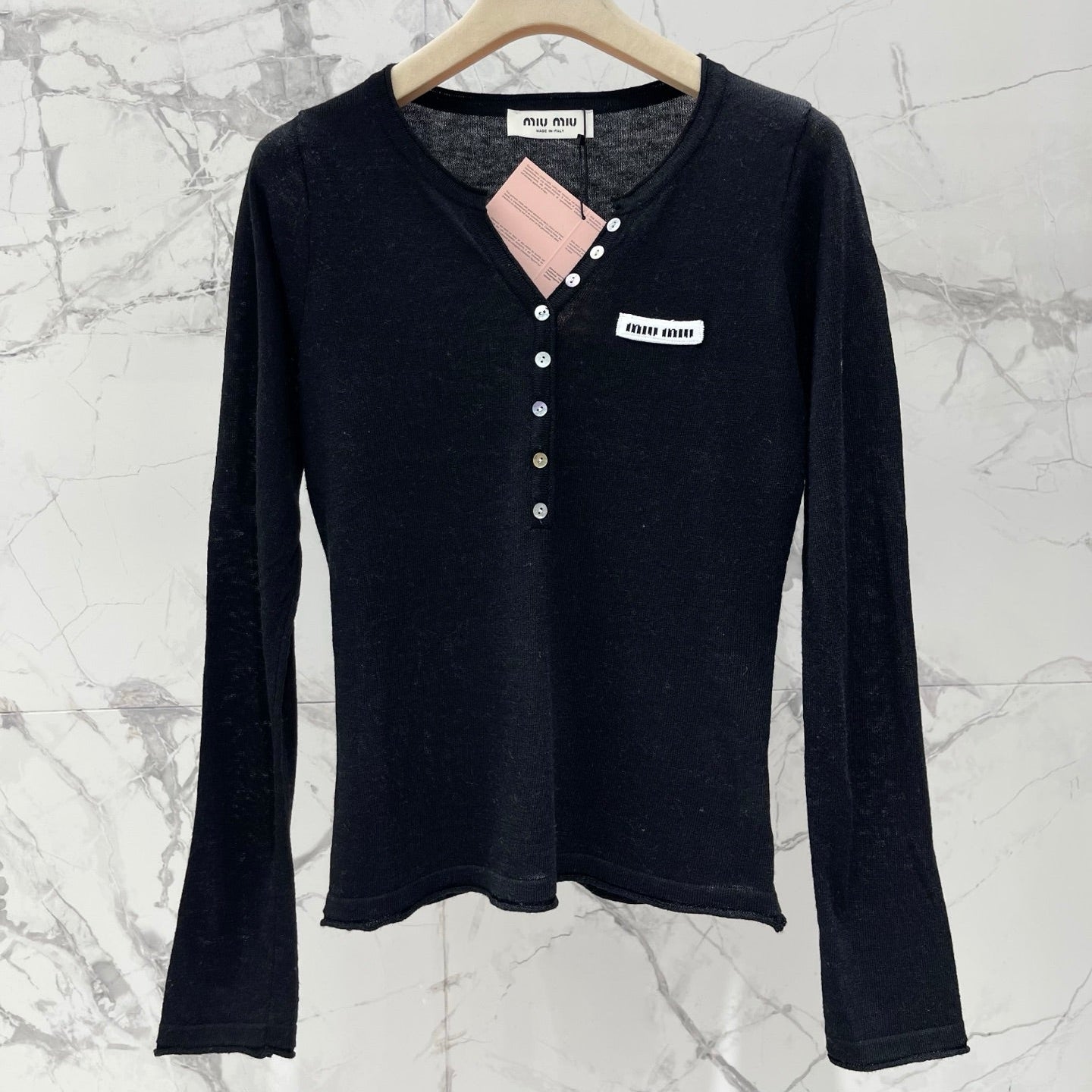MIUMIU 26S V-NECK BUTTONED LONG-SLEEVE KNIT TOP 1430