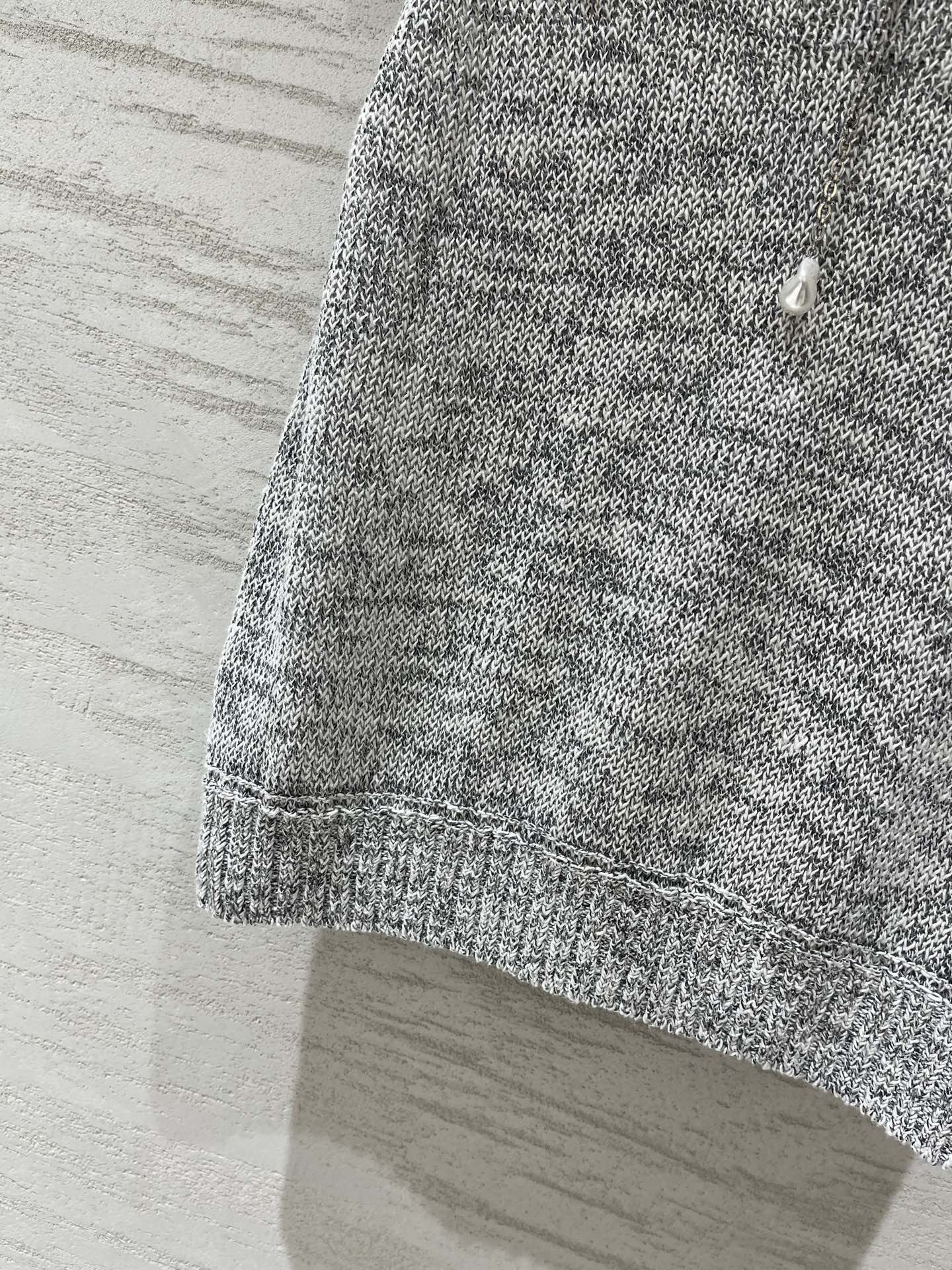 PRADA 26S SLEEVELESS KNIT VEST 1186