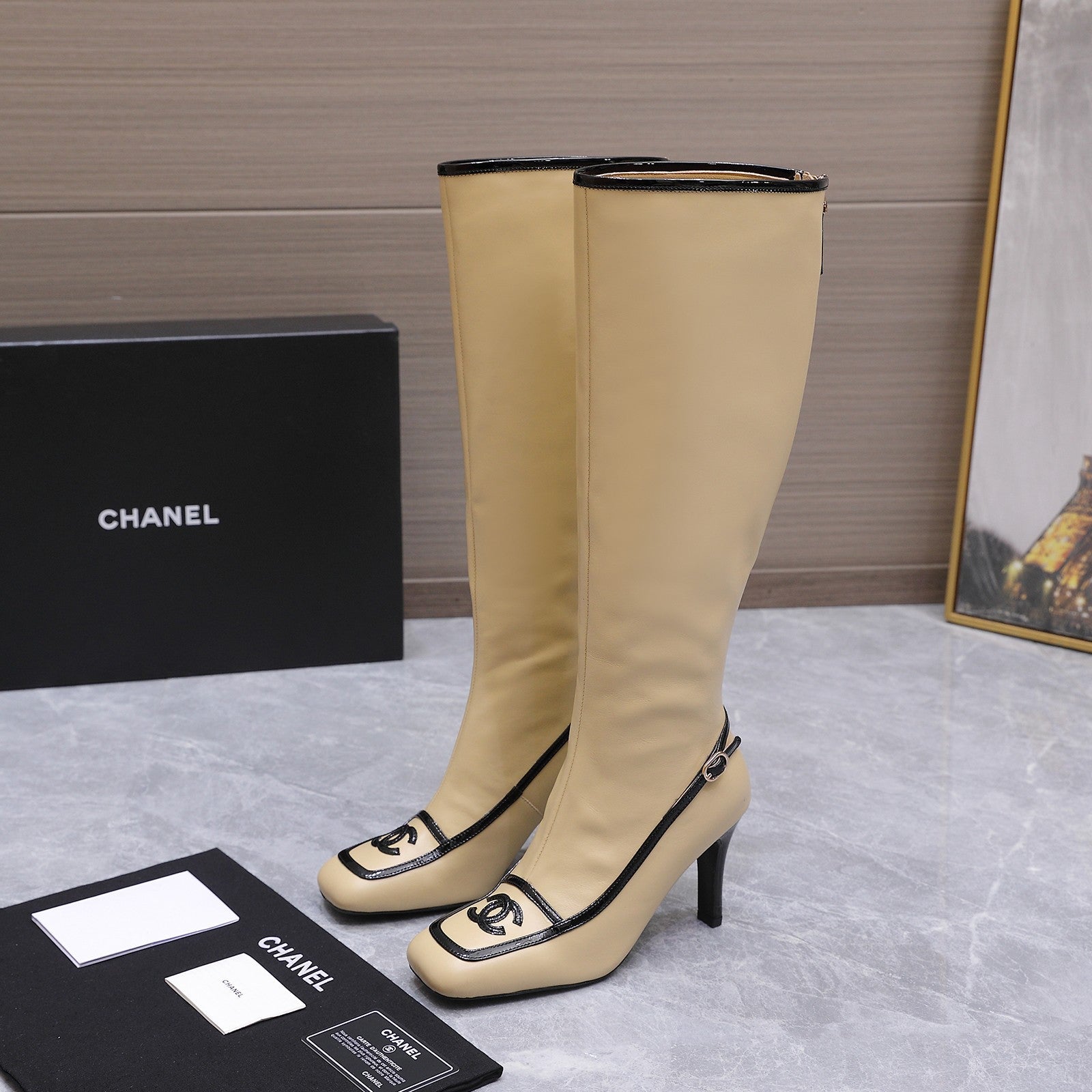 CHANEL 26S KNEE HIGH BOOTS 80 MM IN BEIGE CALFSKIN WITH BLACK PATENT LEATHER TRIM AND CC LOGO ON TOE CAP