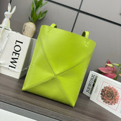 LOE 31 FUZZLE FOLD IN GREEN CHARTREUSE CALFSKIN