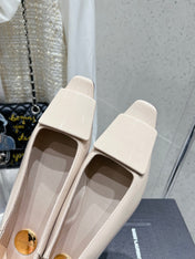 BALLERINA FLATS IN BEIGE CREAM PATENT CALFSKIN