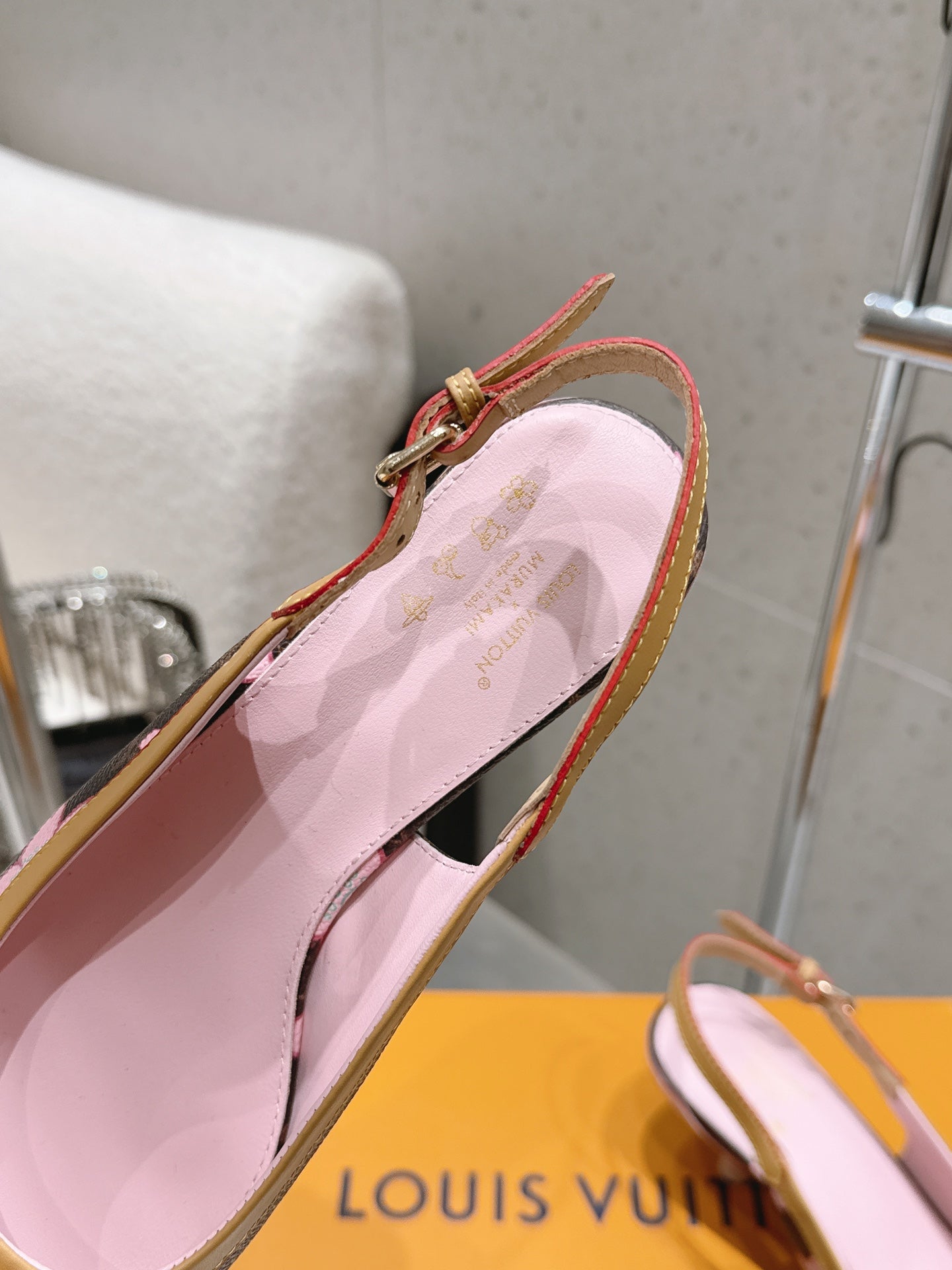 LV 26S SLINGBACK PUMPS IN BROWN MONOGRAM CANVAS WITH PINK FLORAL PRINT AND CALFSKIN BOW