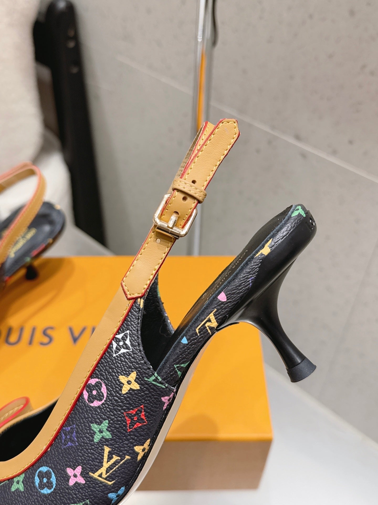 LV 26S SLINGBACK PUMPS IN BLACK MULTICOLOR MONOGRAM CANVAS WITH CALFSKIN BOW