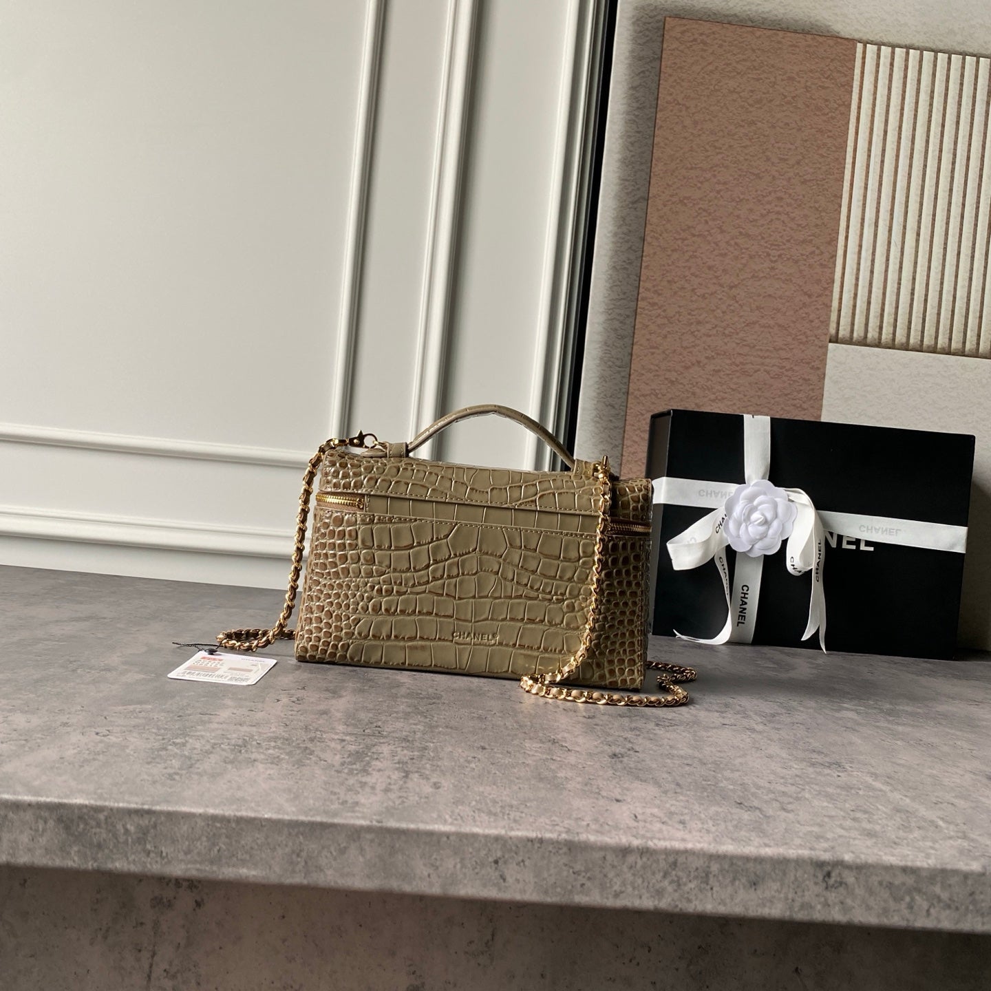 CHANEL 26S VANITY CASE 23 IN KHAKI BROWN SHINY CROCODILE-EMBOSSED CALFSKIN