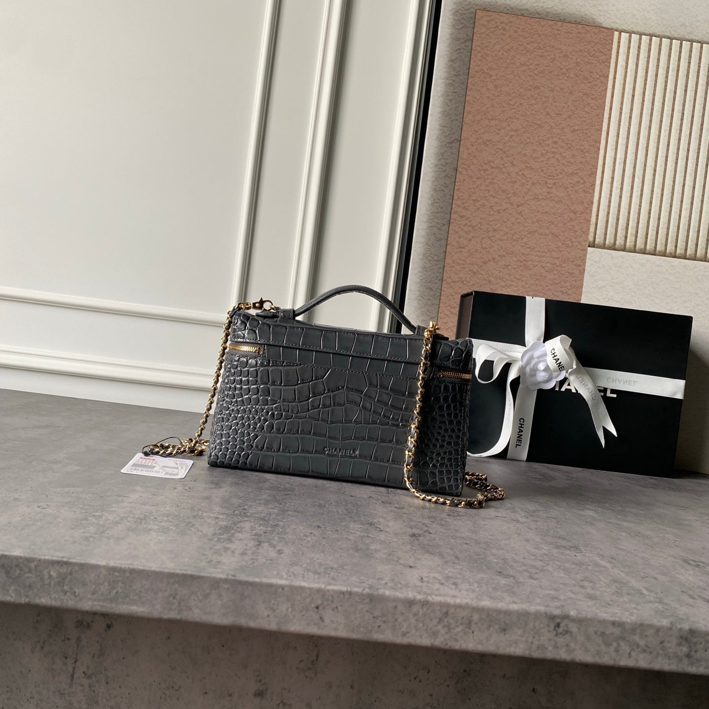 CHANEL 26S VANITY CASE 23 IN GREY SHINY CROCODILE-EMBOSSED CALFSKIN