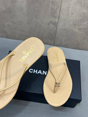 CHANEL 26S FLIP FLOPS IN BEIGE CALFSKIN CC LOGO