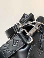 LV 25S NOÉ CARGO 24 IN BLACK GLOSSY CALFSKIN SILVER HARDWARE