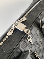 LV 25S PORTE- DOCUMENTS VOYAGE 41 IN BLACK EMBOSSED DAMIER INFINI CALFSKIN