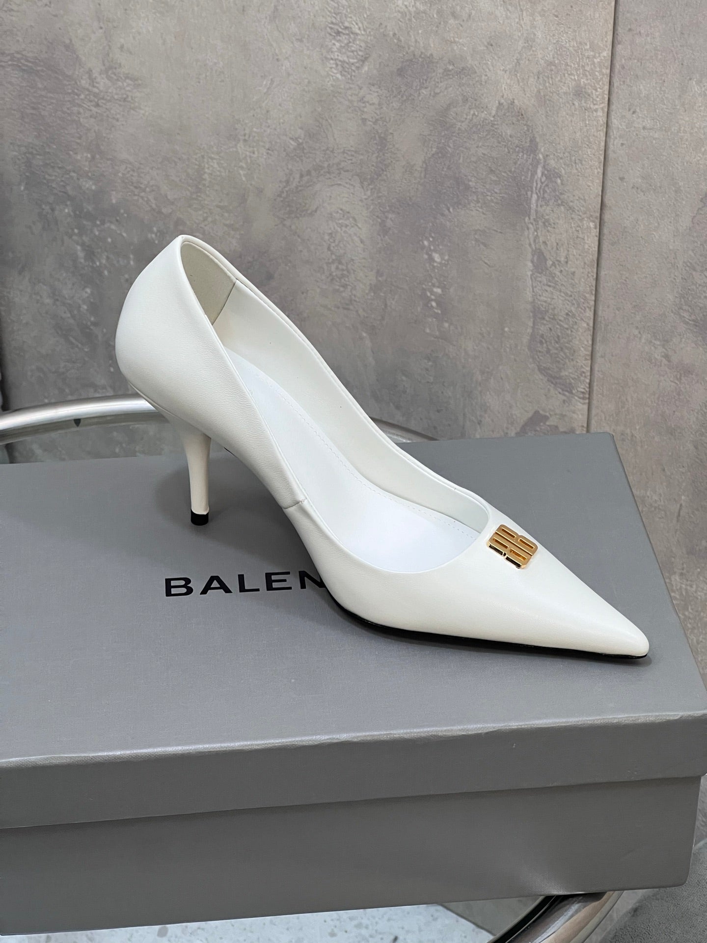 BALENCIAGA 25S HIGH-HEEL SHOES 85 MM IN WHITE COW LEATHER WITH GOLD HARDWARE