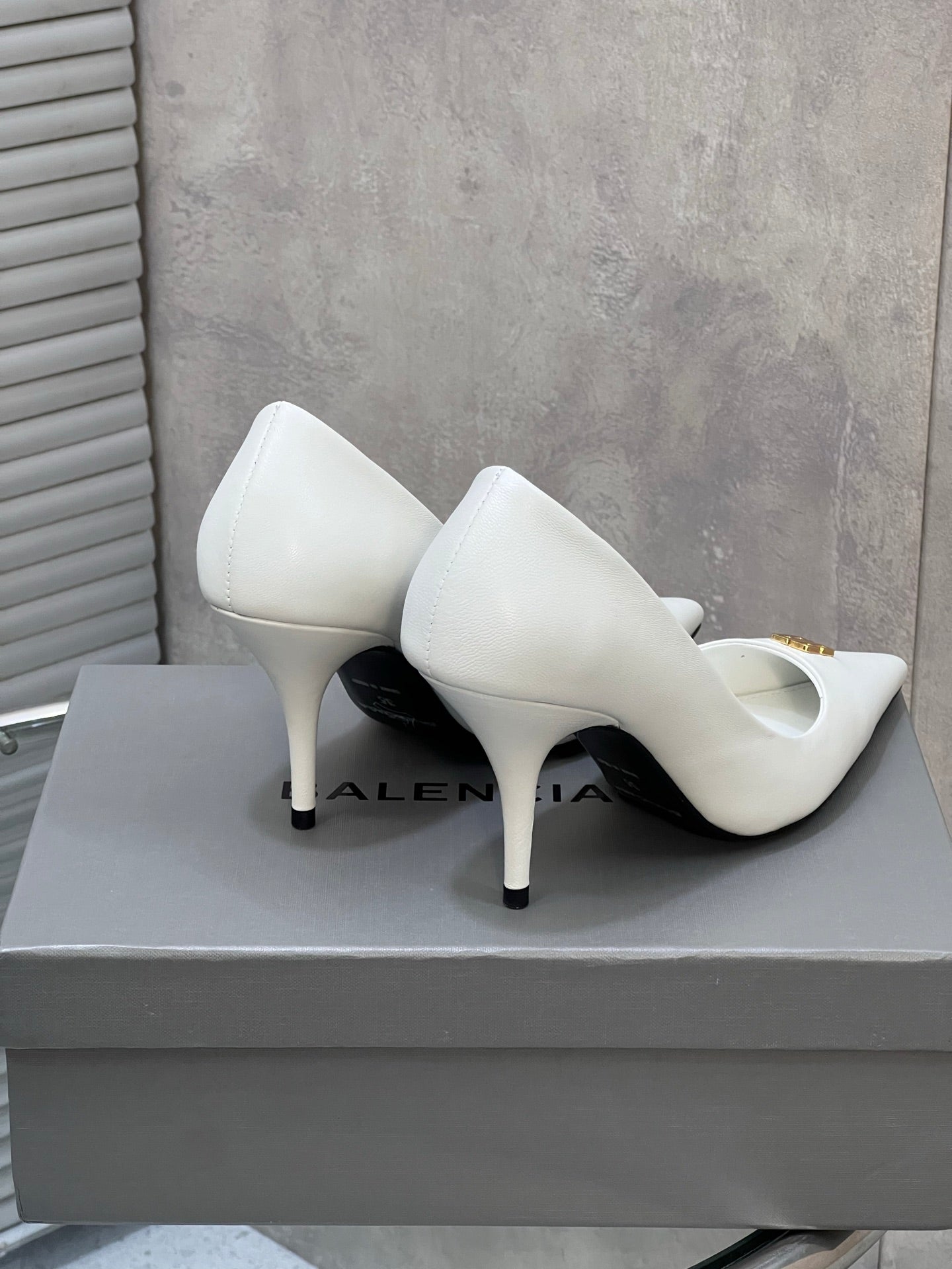 BALENCIAGA 25S HIGH-HEEL SHOES 85 MM IN WHITE COW LEATHER WITH GOLD HARDWARE