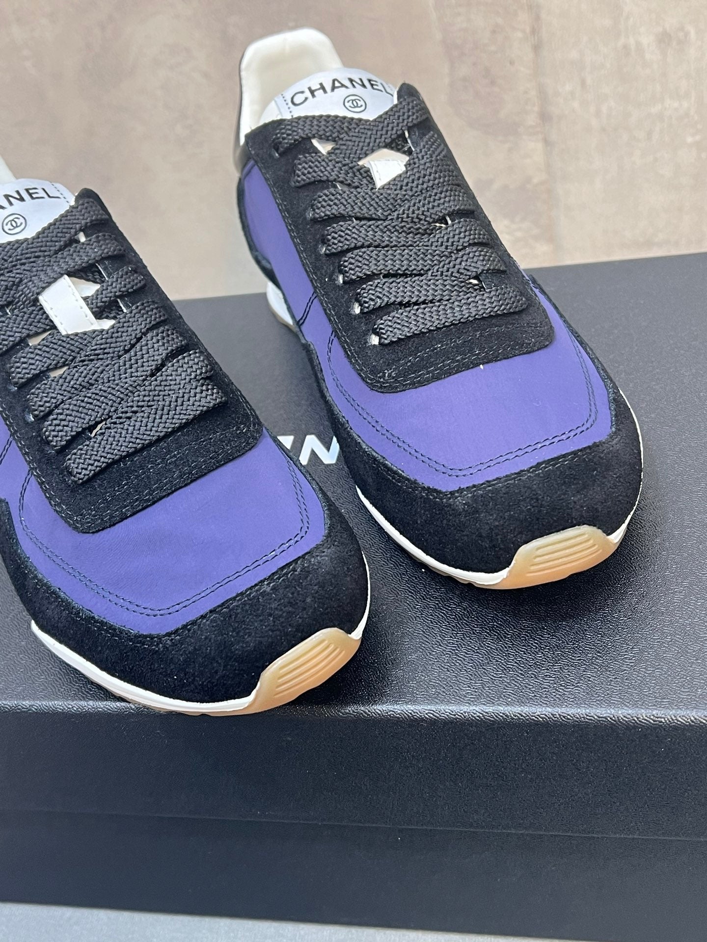 CHANEL 26S RUNNING SNEAKERS IN BLACK PURPLE MIX MATERIAL CC LOGO