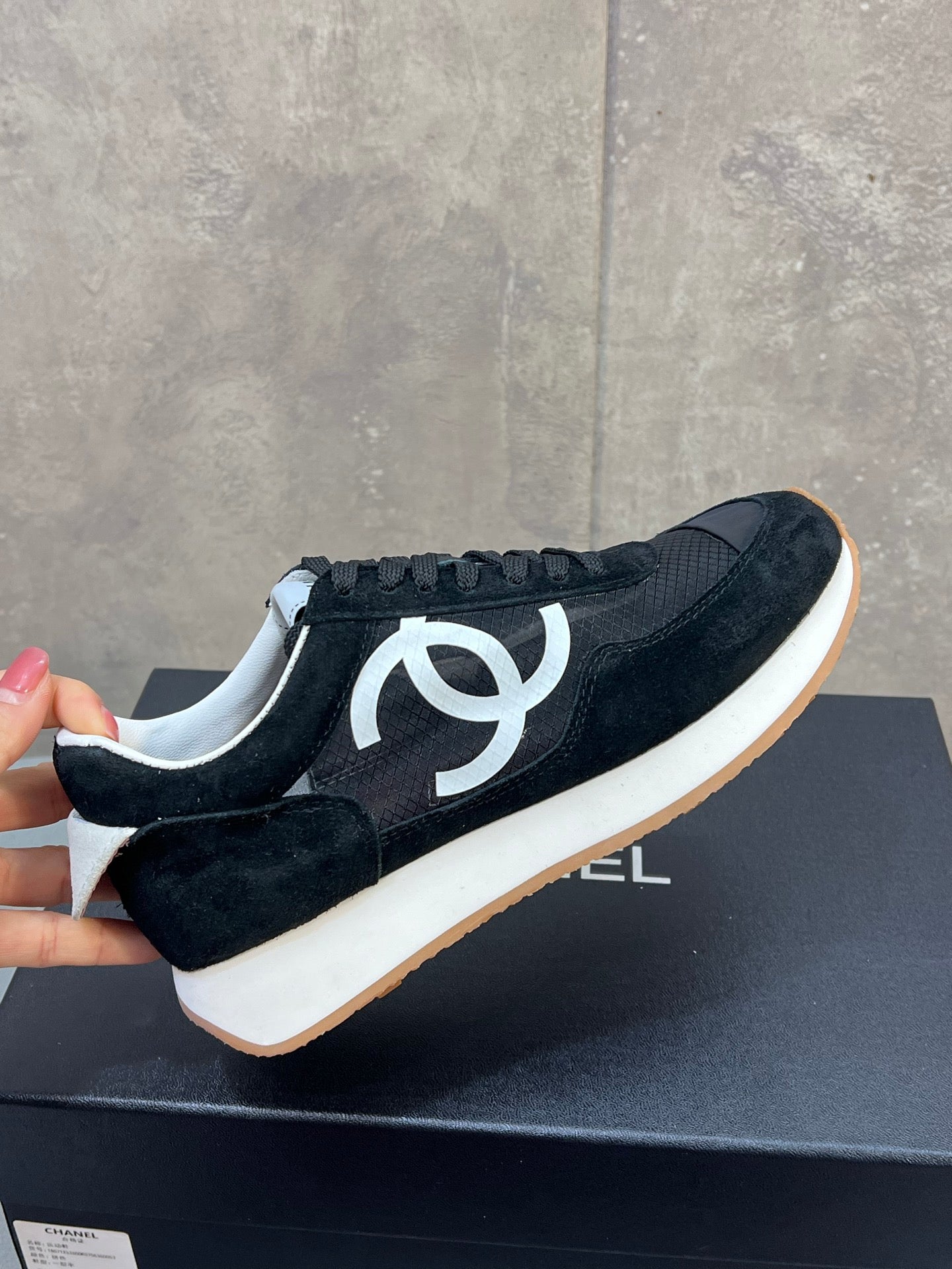 CHANEL 26S RUNNING SNEAKERS IN BLACK SUEDE AND MESH CC LOGO