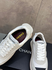 CHANEL 26S RUNNING SNEAKERS IN WHITE AND LIGHT GREY SUEDE AND NYLON CC LOGO