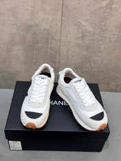 CHANEL 26S RUNNING SNEAKERS IN WHITE AND LIGHT GREY SUEDE AND NYLON CC LOGO