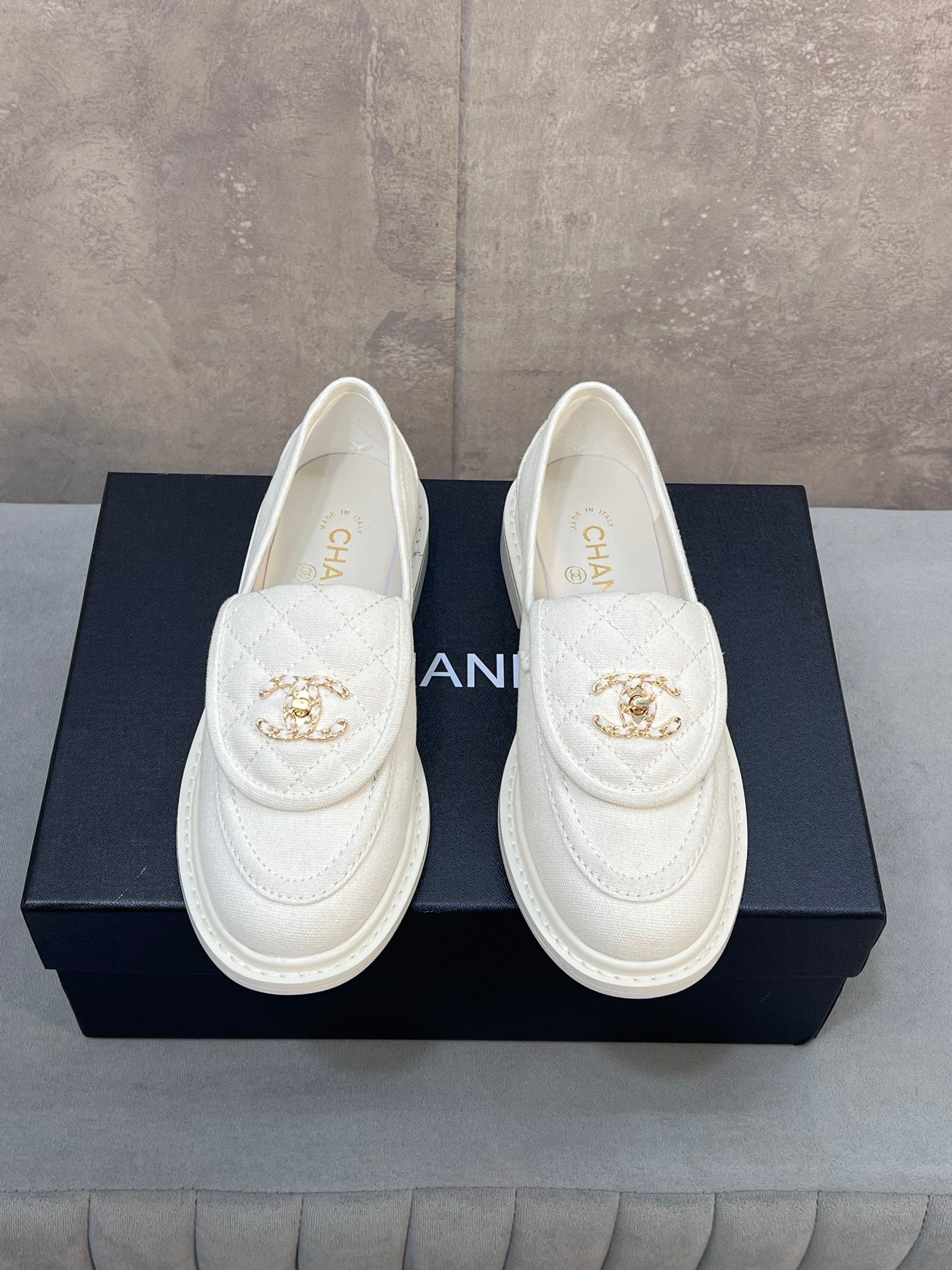 CHANEL 26S LOAFERS IN WHITE CANVAS WITH QUILTED FLAP & CHAIN CC LOGO