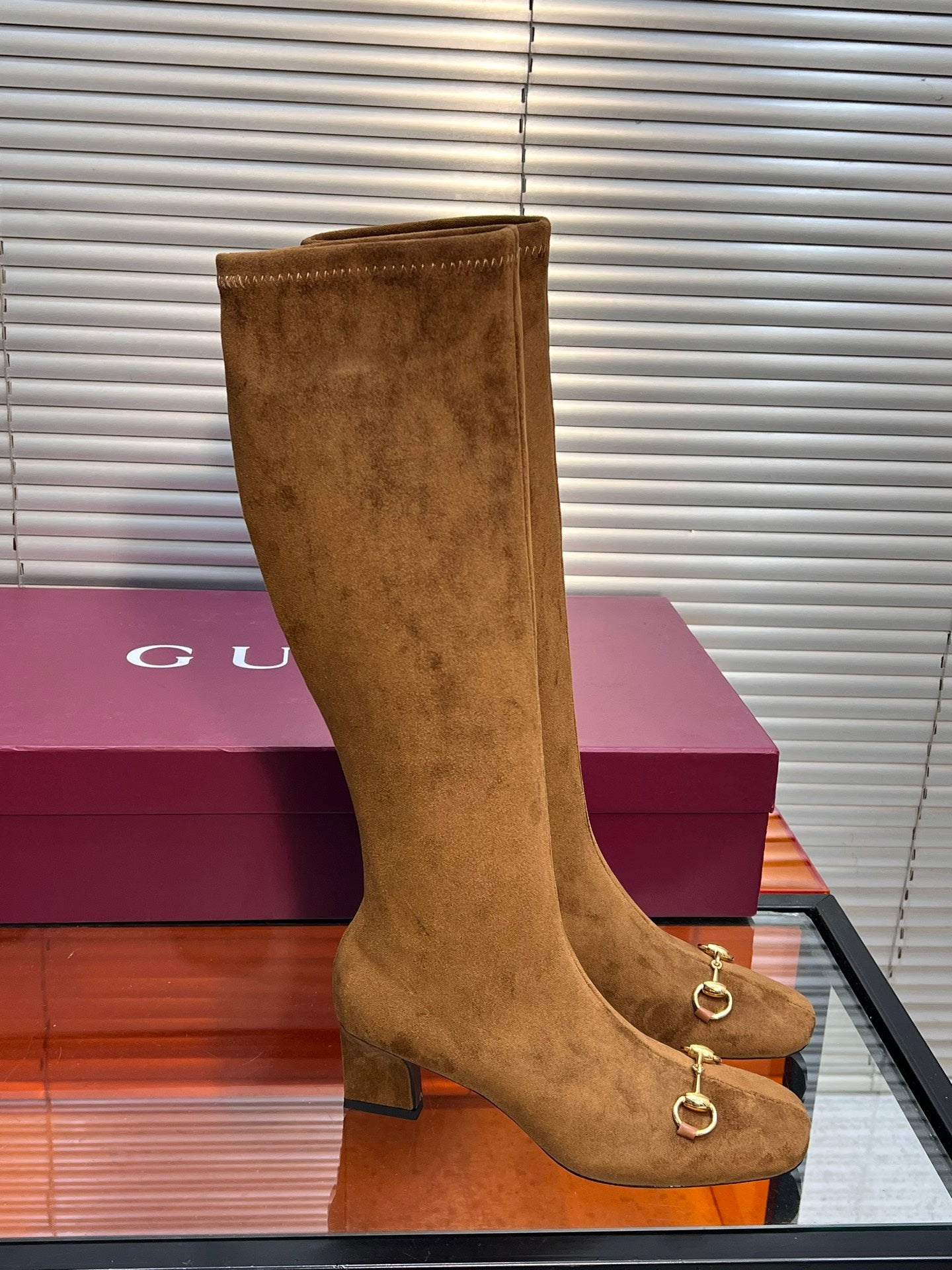 GUCCI 26S HORSEBIT KNEE-HIGH BOOTS 55 MM IN BROWN SUEDE