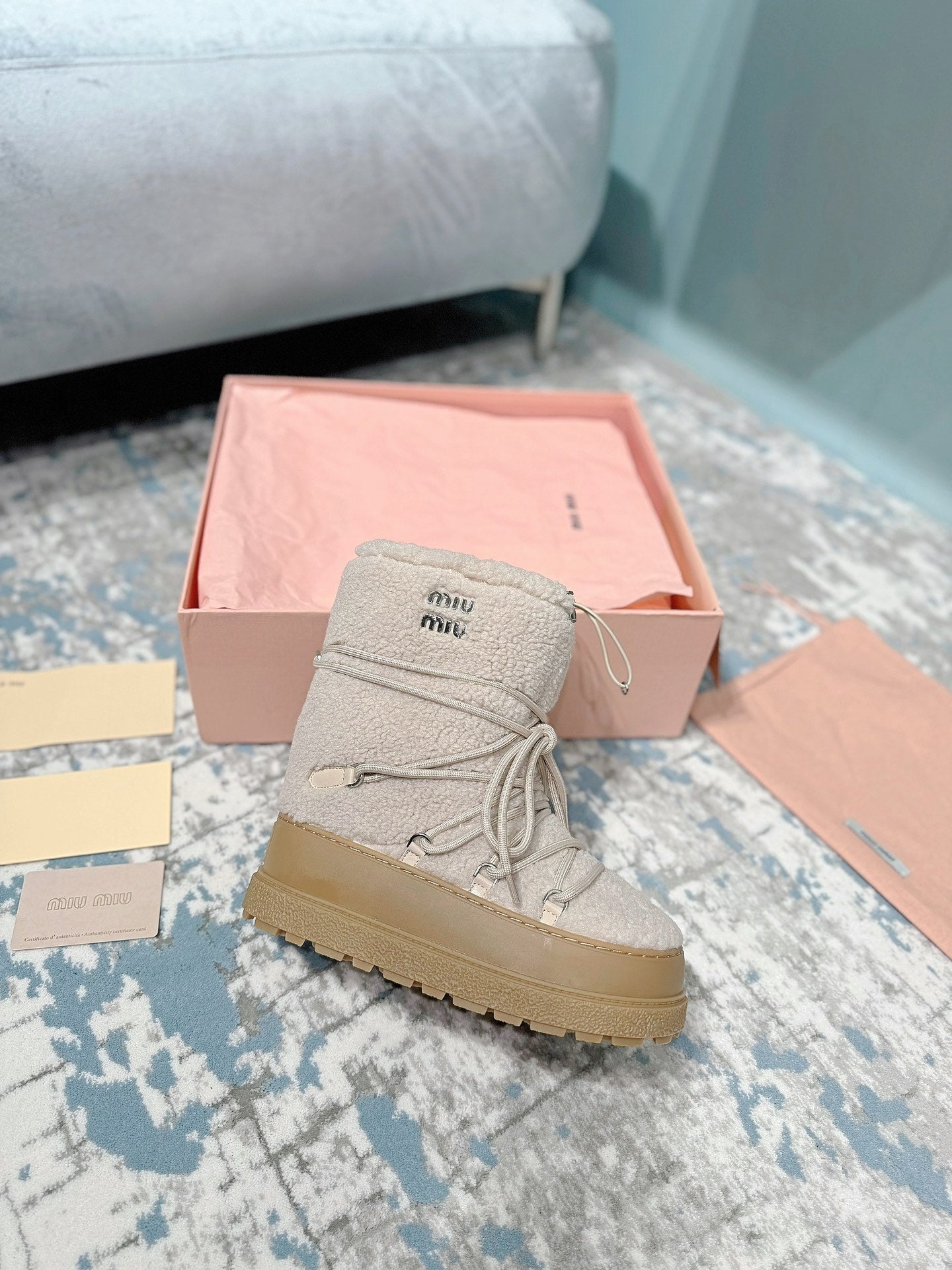 MIUMIU 26S ANKLE SNOW BOOTS IN BEIGE WOOL