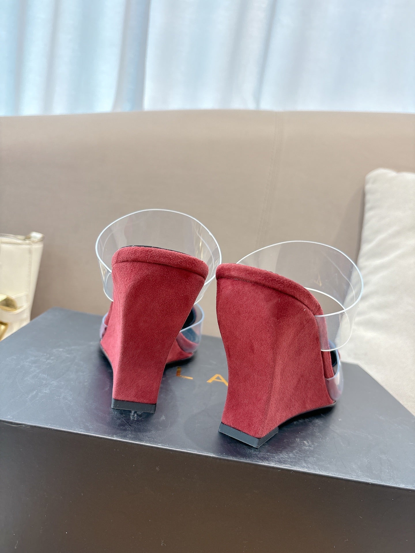 ALAIA 26S HIGH-HEEL WEDGE MULES 95 MM IN DARK RED SUEDE