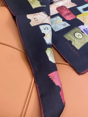 CHANEL 25S SCARF 90 IN SILK 703703