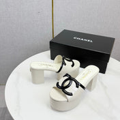 CHANEL 26S BLOCK HEEL SANDALS 100 MM IN WHITE CROCODILE-EMBOSSED CALFSKIN