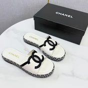 CHANEL 26S PLATFORM SLIDES IN WHITE LAMBSKIN WITH CC LOGO