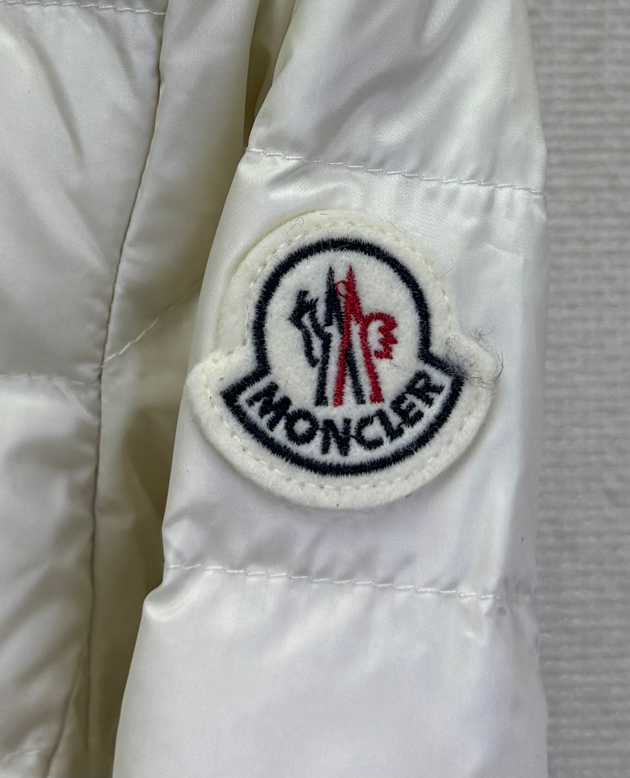 MONCLER 25S JACKET IN WHITE 048