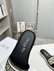 CD DWAY PLATFORM SLIDE IN BLACK AND WHITE COTTON EMBOSSED LOGO